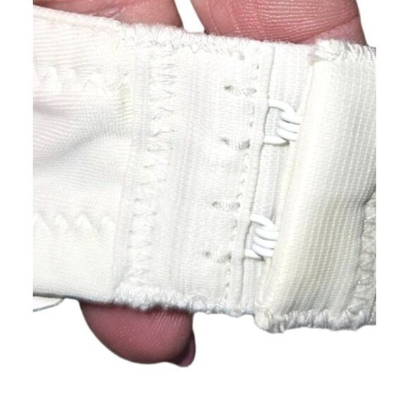 Olga Comfort Perfect Coverage Bra 36C Lined Solid White Underwire Molded 1590SC - Picture 6 of 9